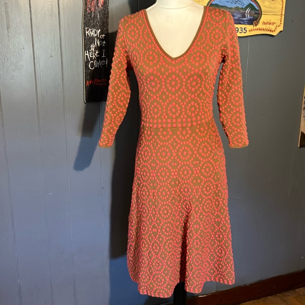 Boden size 8 stretchy dress tan and pink